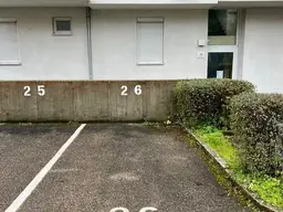 fix zugeteilter Oberflächenparkplatz zu mieten