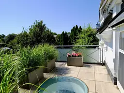 STILVOLLE VILLA in Traumlage mit optimaler Raumaufteilung &amp; Pool!