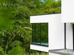 Exklusives, modernes Traumhaus mit großzügigen Glasflächen und Grünblick