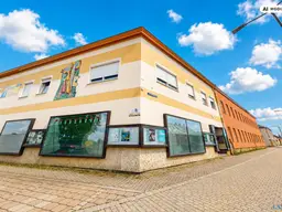 Saniertes Zinshaus mit bis zu 6 % Rendite – Wohn- und Geschäftshaus in Bahnhofsnähe von Neunkirchen