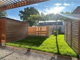 Refugium im Grünen - Individuelles Haus mit ruhigem Garten und exklusivem Interieur