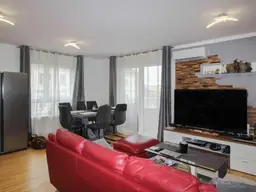 Exklusiv: Sehr schöne 3-Zi.-ETW mit Terrasse, Garagenstellplatz und zusätzlichen Stellplatz 