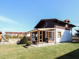 Kleingartenidylle im Landhausstil mit schönem Garten und Spa-Bereich!