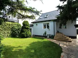 Ihr Traumhaus! Gepflegtes Zuhause mit großzügigem Garten, Pool und Doppelgarage inkl. Nebengebäude