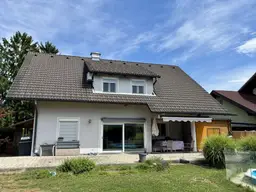 Top ausgestattetes und durchdachtes Familiendomizil samt Pool, Garten, und Carportstellplatz 