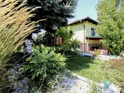 Familienidyll mit großem Garten, Spa-Bereich und Garage in beliebter Lage von Tresdorf