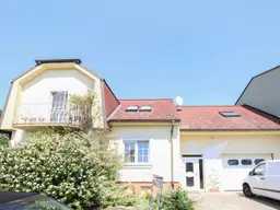 Großzügiges Haus mit großer Garage und schönem Garten ! 