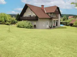 Wohlfühlen mit viel Platz zum Träumen:2 Familienhaus in bester Ortslage auf 3900 m² (0,2-1) Bauland