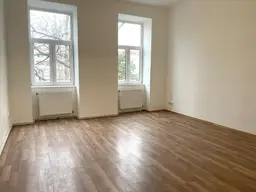 Großzügige sanierte 2-Zimmer-Altbauwohnung mit Potenzial und Ruhelage