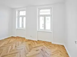 VIEVIENNE - Charmante Altbauwohnung mit Loggia: im Herzen der Stadt: 3-Zimmer