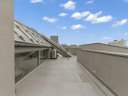 Exklusives Wohnen über den Dächern Wiens – Dachgeschossausbau mit großzügiger Terrasse