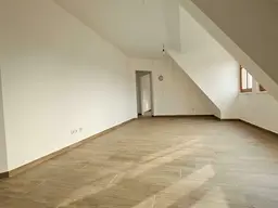 **Moderne Wohnung mit neuer Küche, ca. 15m² Balkon mit Wendeltreppe in den Garten ** Sonnige Ruhelage ** zwischen Fehring &amp; Feldbach **