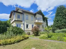 **Villa mit Türmchen in bester Lage ** 2 Wohneinheiten ** parkähnlicher Garten **2 Parzellen **