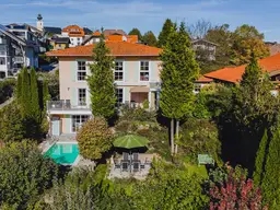 Charmante, lichtdurchflutete Toskana-Villa in unverbaubarer Lage von Elixhausen