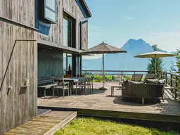 Qualität &amp; Innovation - Großzügiger Wohntraum mit See- und Bergblick - samt eigenem Badeplatz