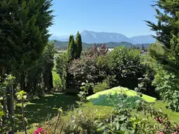 Stadtnahe Familienresidenz in ländlicher Idylle
