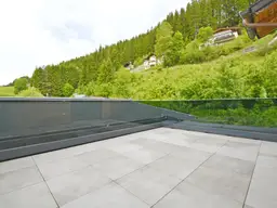 Exklusives Wohnen: 3-Zimmer-Wohnung mit Terrasse und Top-Ausstattung
