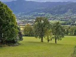 Idylle &amp; Ausblick - Schönes Baugrundstück in Hanglage