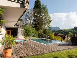 Gepflegtes Wohnhaus in ruhiger Aussichtslage - mit einmaligem Wohlfühlgarten