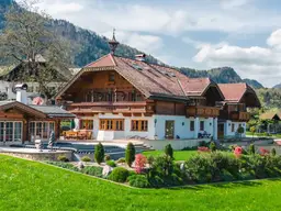 Einzigartige Landhausvilla in top Aussichtslage