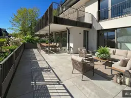 Erstbezug: 3-Zimmer-Gartenwohnung mit Ausblick auf Festung &amp; Berge