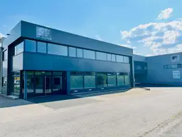 Gewerbeimmobilie mit Büro- und Logistikflächen ab Juni 2026