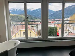3-Zimmerwohnung / Penthousewohnung / Designerwohnung / über den Dächern von Imst möbeliert