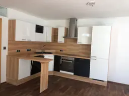 Helle 4 Zimmer Wohnung zu vermieten
