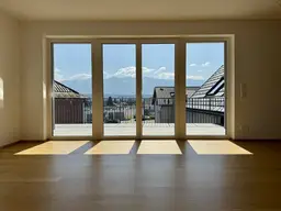 90m² Penhousewohnung mit Ost-Süd-und Westbalkon zu mieten!
