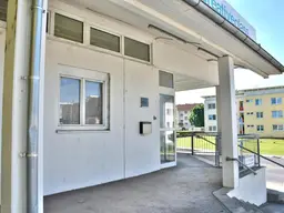 Zentral gelegenes Gewerbeobjekt mit 17 Kundenparkplätzen