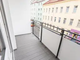 Entzückende und komplett sanierte 3 Zimmer Wohnung mit Loggia - perfekt angebunden!! Provisionsfrei zu verkaufen!