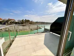 Am Föhrensee! Moderne Doppelhaushälfte mit Luftwärmepumpe, Klimaanlage, 4 Schlafzimmern und eigenem Seezugang