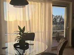 Möblierte 2-Zimmer-Wohnung mit großem Balkon in ruhiger Lage zu vermieten