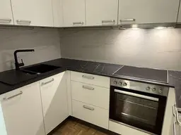Renovierte 3-Zimmer-Wohnung mit Balkon, Carport und Blick ins Grüne - Erstbezug nach Renovierung!