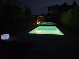 Neuwertige Doppelhaushälfte mit Gartenparadies, Pool, Sauna, im Villenviertel beim Wasserwald