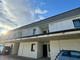 Luxus Wohnung mit Balkon, Reihenhaus-Style