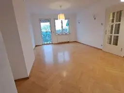 4-Zimmerwohnung mit Loggia in Ruhelage