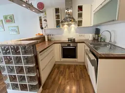 Helle Gepflegte 3-Zimmer-Wohnung mit Tiefgaragenplatz (Privatverkauf)