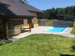 Haus in Traumlage mit Grünland und Wald