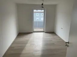 Kernsarnierte helle Wohnung 44m2