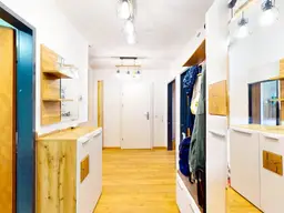 Helle 2,5-Zimmer-Wohnung mit Balkon, Liftzugang &amp; Tiefgaragenplatz in Villach-Völkendorf