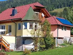 Stilvolles Wohn- und Ferienhaus im Garage und Panoramaterrasse!