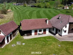 Natur(er)leben: Sanierungsbedürftiges Haus mit zwei Nebengebäuden in Zweinitz
