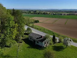 Großzügiges Grundstück mit sehr gepflegtem Haus und vielen Möglichkeiten