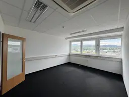 Büro 210 m² im 4. OG | beste Lage, helle Räume &amp; Parkplätze | Nähe A2