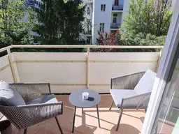 Topsanierte 3-Zimmer-Balkonwohnung im stilvollen Gersthof mit Blick in den grünen Innenhof
