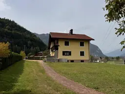 Großzügiges Wohnhaus mit großem Garten zu verkaufen! Zweitwohnsitz möglich!Oberkärnten - 20km von Lienz entfernt!