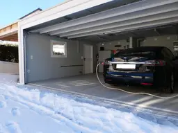 Doppelgarage mit Carport für Skibegeisterte mit E-Ladeanschluss in Tauplitz