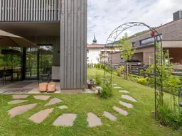 Neubaujuwel im Zentrum von Schladming- Gartenidylle mit Bergblick.