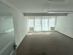 Moderne 160m² Bürofläche mit 6 Räumen im Zentrum